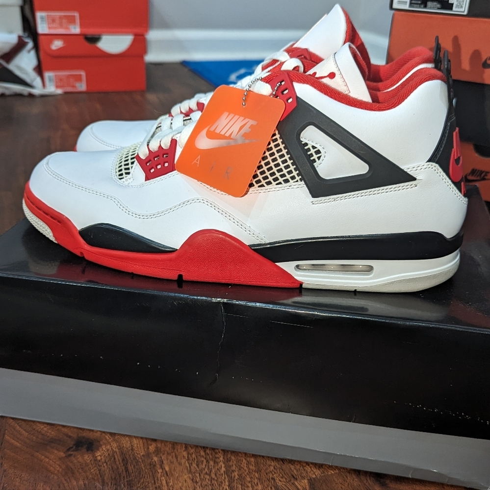 Nike Air Jordan 4 Fire Red 2020